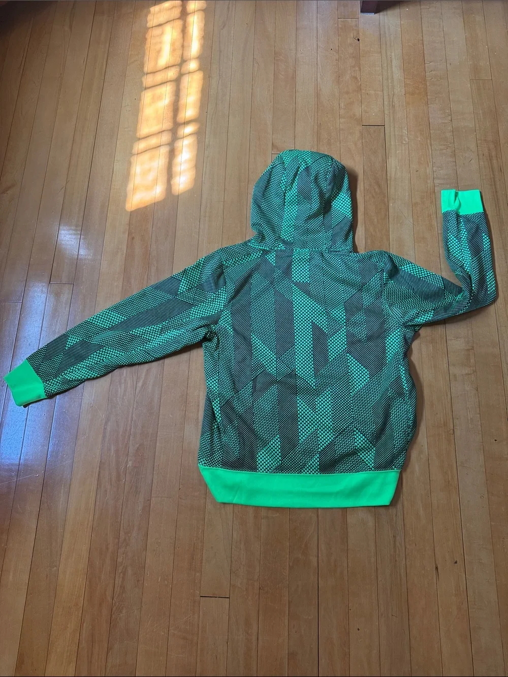 Nike Therma Fit Neon Green Patterned big logo Pullover Hoodie kids XL